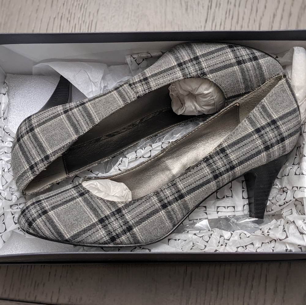 Liz Claiborne flex heels